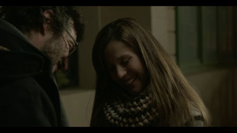 Blanca y Víctor se cuelan en su antiguo colegio por la noche