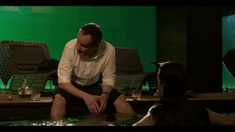 Eric conoce a Anna, una actriz llena de misterio