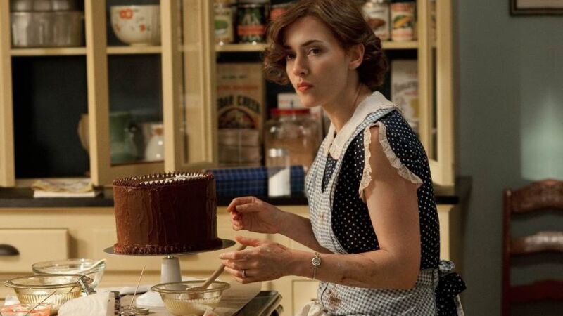 Después de la muerte de Ray, Mildred continúa con los preparativos de su restaurante