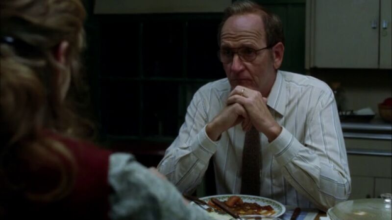 Henry se fija en la joven Denise