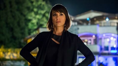 Constance Zimmer es Quinn King