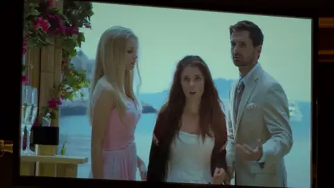 Rachel interrumpe la boda Rachel interrumpe la boda