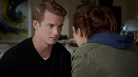 Rachel aconseja a Adam c&oacute;mo comportarse con los ni&ntilde;os