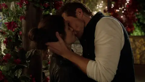 Jeremy se declara a Rachel Jeremy se declara a Rachel