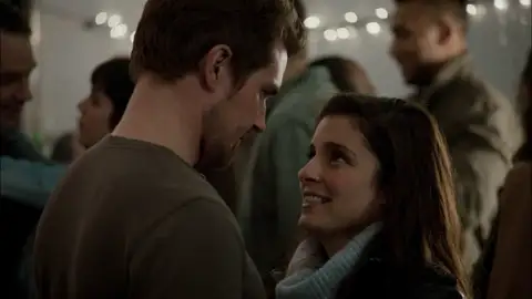 Jéremy propone a Rachel empezar una vida juntos Jéremy propone a Rachel empezar una vida juntos