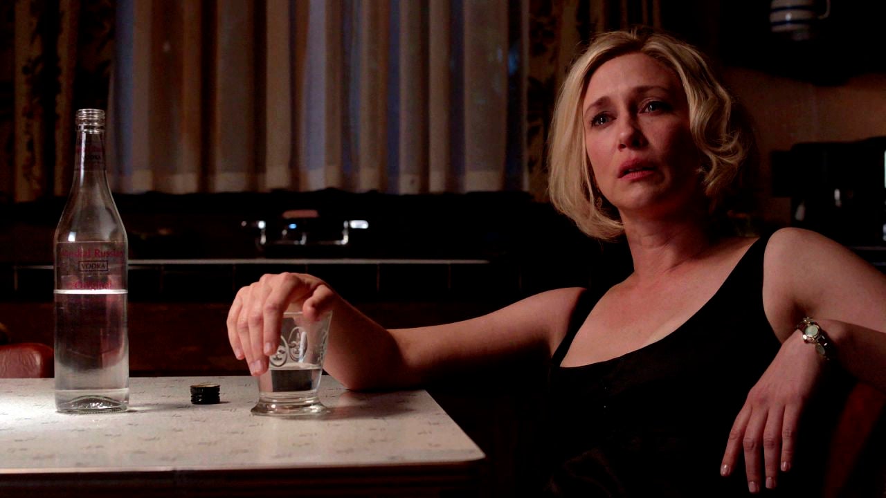 Norma confiesa a Dylan que Caleb es su padre