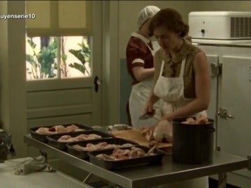 Frame 53.668571 de: Imitamos el plato de 'Mildred Pierce' en 'Muy en serie'