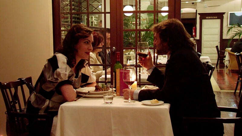 Olimpia propone a Félix mantener relaciones en un baño público