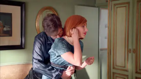 Valentín, un marido sexualmente desatado Valentín, un marido sexualmente desatado