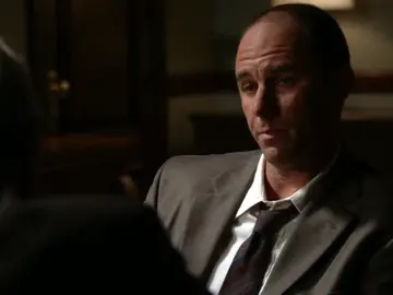 Frame 4.094478 de: Una casa dividida Frame 4.094478 de: Una casa dividida