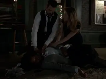 Frame 89.250285 de: Jane tiene que pillar al asesino de la fiesta Frame 89.250285 de: Jane tiene que pillar al asesino de la fiesta