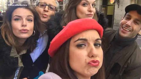 Los protagonistas de 'Amar es para siempre' se van con 'La chica de las series' por San Valentín Los protagonistas de 'Amar es para siempre' se van con 'La chica de las series' por San Valentín