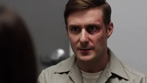 La agente Beth consigue encarcelar a uno de los acusados en el crimen de la familia La agente Beth consigue encarcelar a uno de los acusados en el crimen de la familia