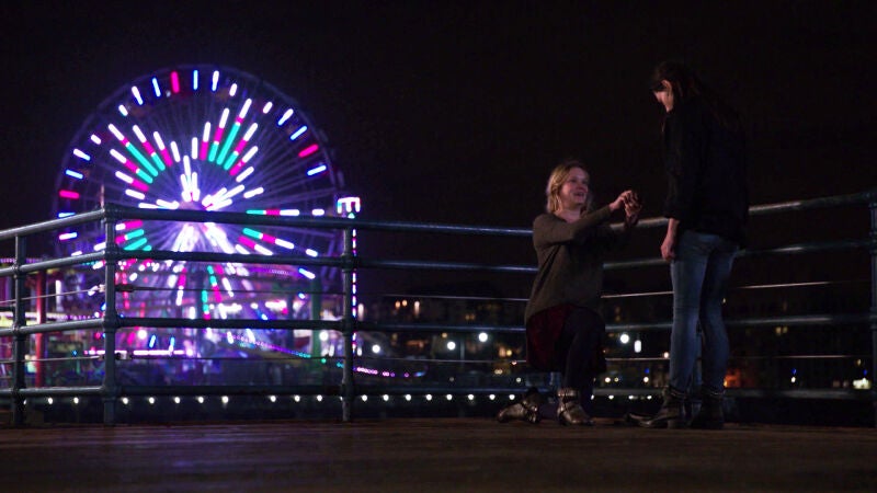 Una amiga se declara a la víctima y se da cuenta de que es su 'stalker'