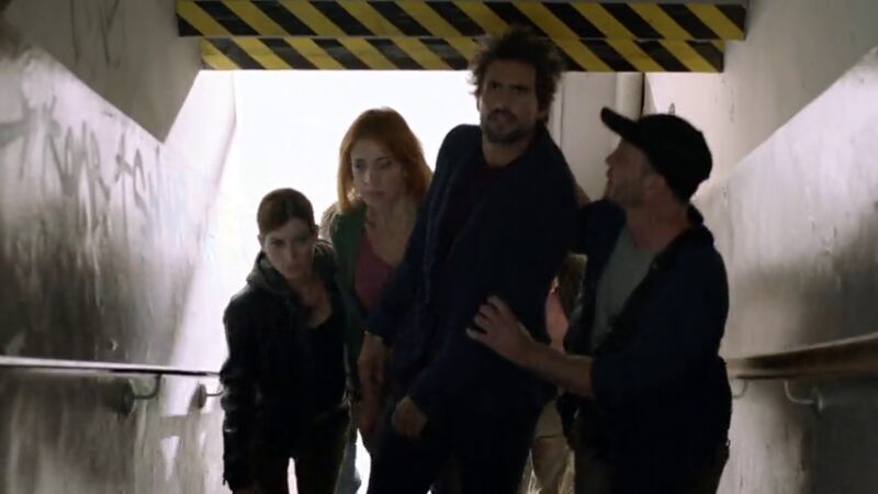 Felix y Helena son secuestrados por una banda terrorista 