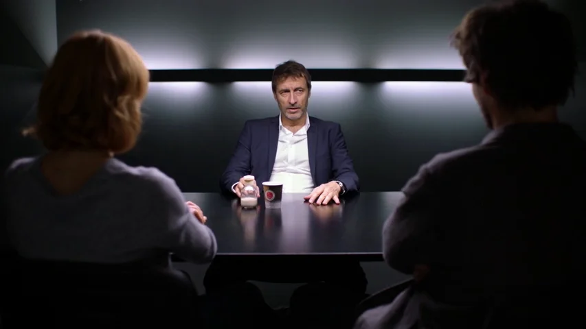 Felix y Helena detienen al profesor Bunkerberg