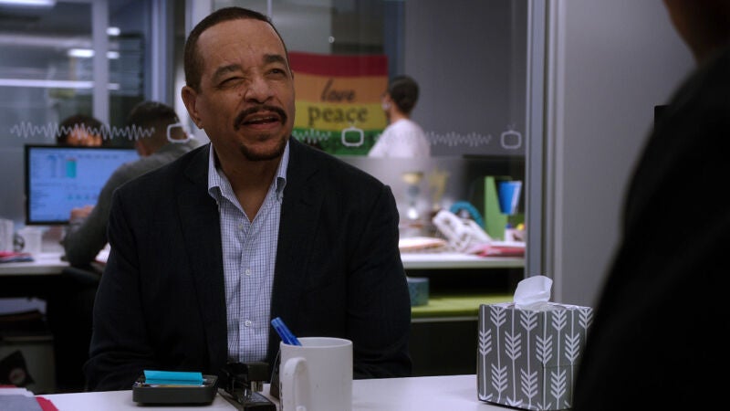 El inspector Odafin pide ayuda a su hijo para detener a un depredador sexual