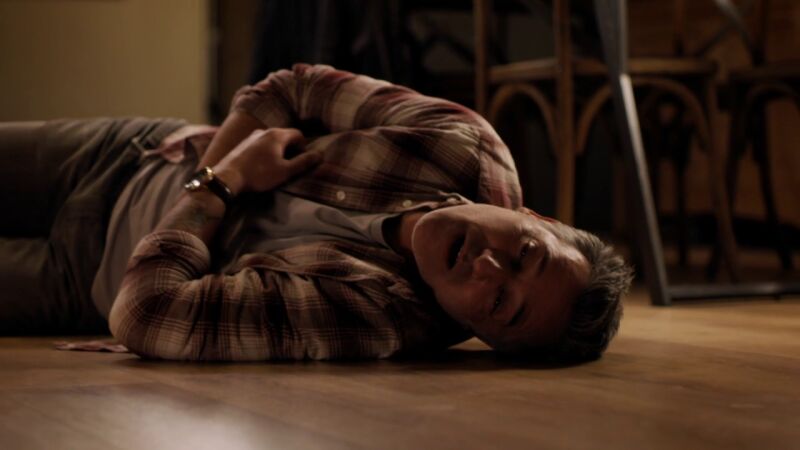 ¡Por la espalda! Paul recibe un disparo en su casa mientras espera a Lea