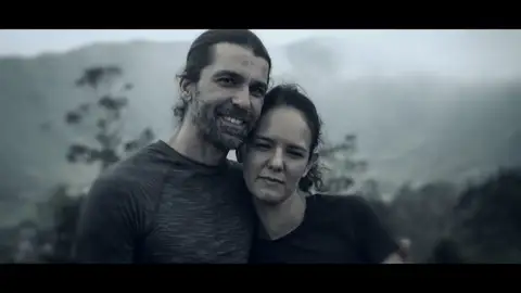 El padre de la familia iba a abandonarles y llevarse todo el dinero que tenían ahorrado El padre de la familia iba a abandonarles y llevarse todo el dinero que tenían ahorrado