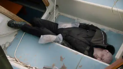 Hallan el cuerpo sin vida de un hombre en un barco Atreseries