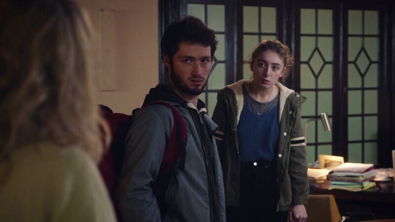 Giro inesperado: la jueza Justine investiga la muerte de un joven que, al final, resulta estar vivo 