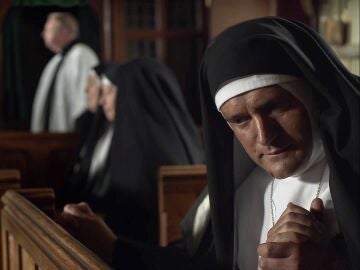 El padre Brown se enfrenta al caso m&aacute;s ins&oacute;lito de su vida: oculta a un fugitivo&hellip; que resulta ser el inspector Sullivan 