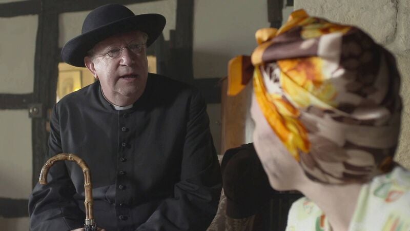 El elenco de un programa radiofónico bajo sospecha tras la misteriosa muerte de una casera en Kembleford