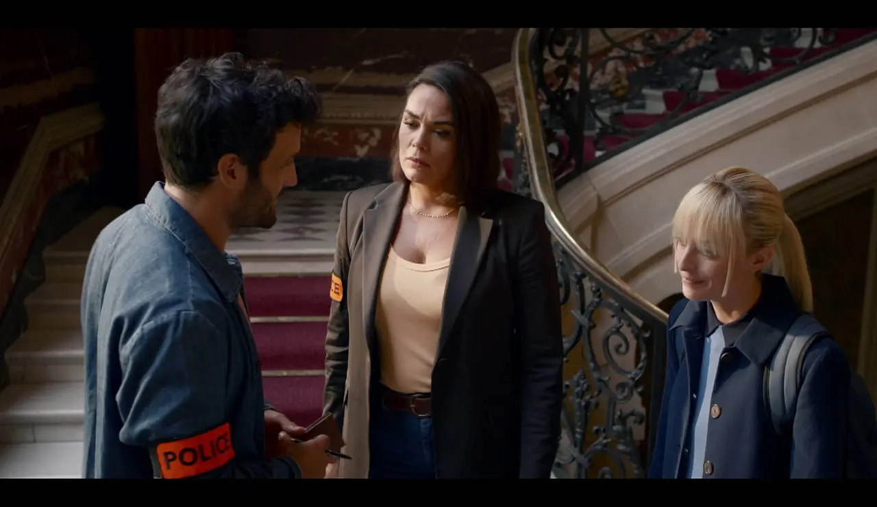 Bright minds - Un diamante desaparece mientras estaba a la vista de todos