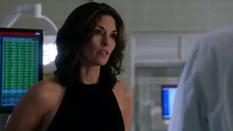 Forever - Una momia cae en mitad de una fiesta en la que estaba Jo Forever - Una momia cae en mitad de una fiesta en la que estaba Jo