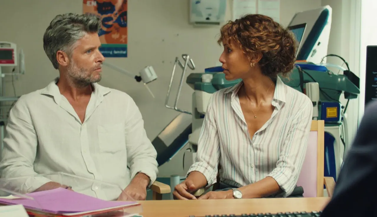 Crimen en el trópico - Melissa está embarazada pero no sabe si seguir adelante con el embarazo