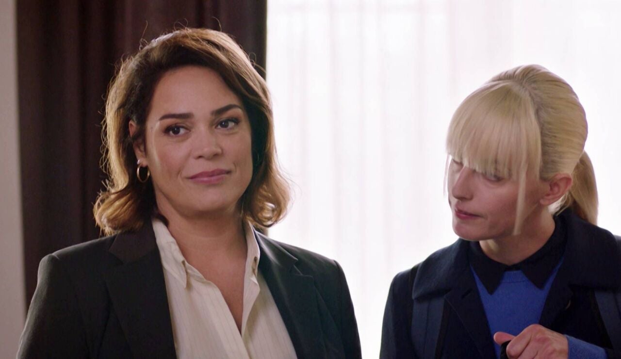 Rapha&euml;lle Coste se interesa por el comandante Doinot m&aacute;s all&aacute; del caso 