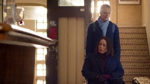 Bright minds - Rapähelle escucha cómo el comisario quiere buscarle un nuevo puesto