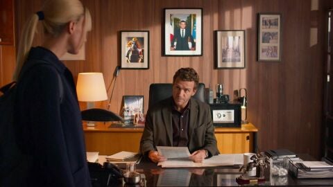 Bright minds - El nuevo comisario llega sentando las bases de cómo que va a ser su relación con él