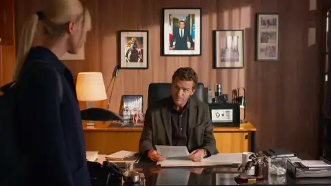 Bright minds - El nuevo comisario llega sentando las bases de cómo que va a ser su relación con él Bright minds - El nuevo comisario llega sentando las bases de cómo que va a ser su relación con él