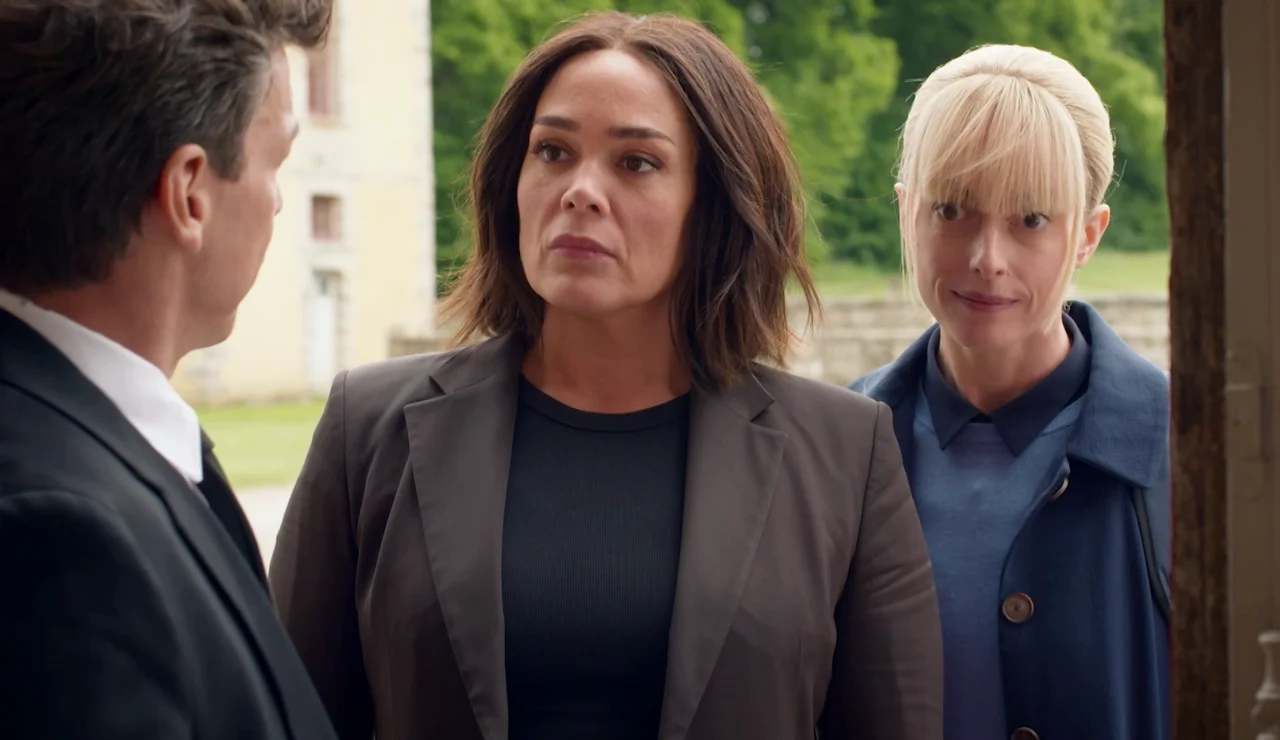 Bright minds - Astrid cree que en el palinsesto de Arquímedes está la solución al caso