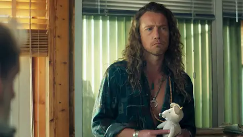 Panda - Panda cuida del bebé de una mujer desaparecida como si fuera su hijo Panda - Panda cuida del bebé de una mujer desaparecida como si fuera su hijo