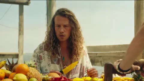 Panda descubre que tiene otro hijo pequeño Panda descubre que tiene otro hijo pequeño