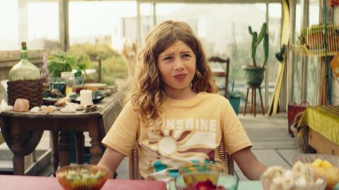 Panda conoce a su nuevo hijo Sasha