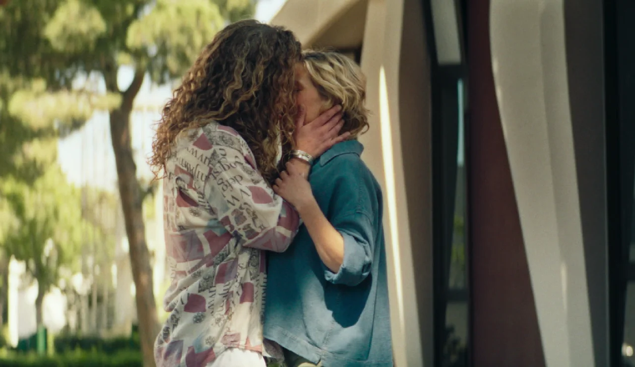 ¡Panda y Lola se besan! Y su compañero los pilla