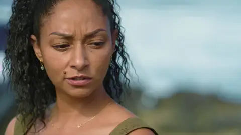 Clarisse conoce a Angello Ferrier, la última persona que llamó a la víctima Clarisse conoce a Angello Ferrier, la última persona que llamó a la víctima