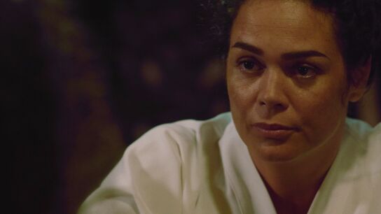 Clarisse pasa la noche junto a