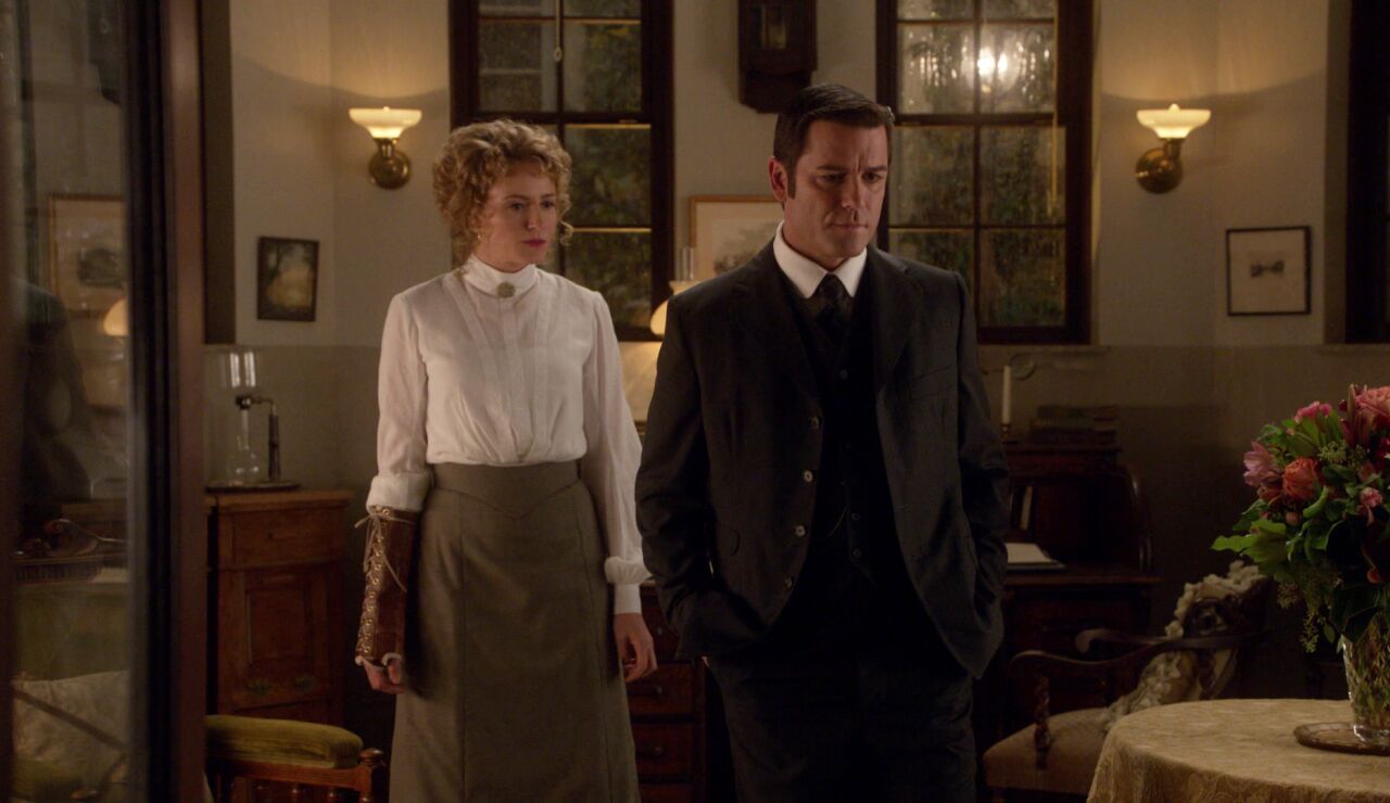 Julia y Murdoch interrogan a las incurables