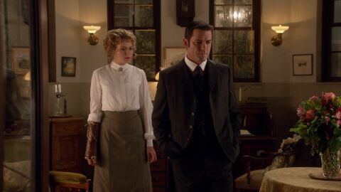 Julia y Murdoch interrogan a las incurables