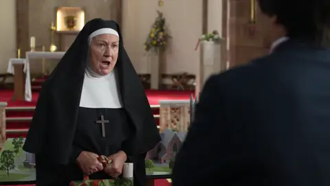 La hermana Helena muere dentro de la capilla que van a perder La hermana Helena muere dentro de la capilla que van a perder