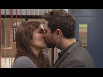 Martín y Olimpia se besan Martín y Olimpia se besan
