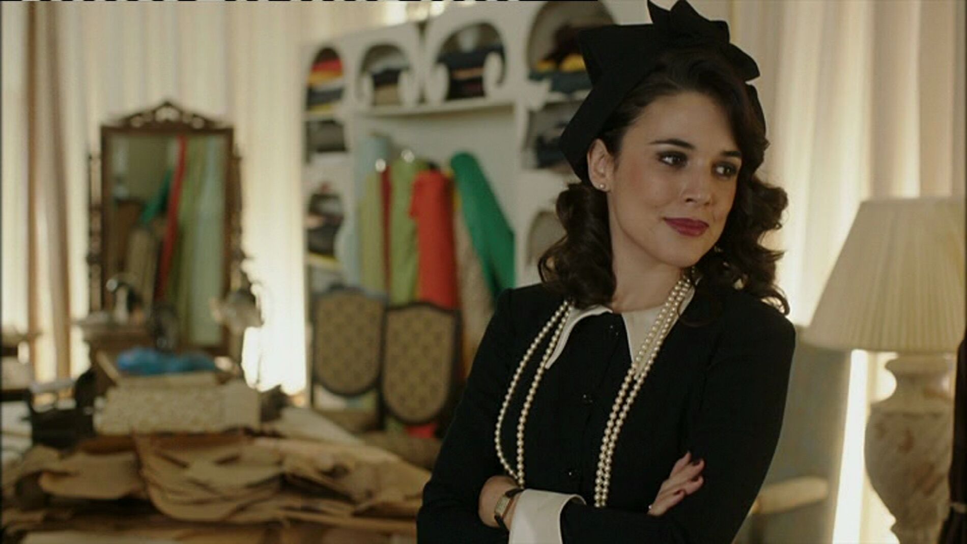 El tiempo entre costuras