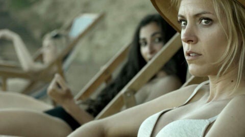 Saray a Macarena: "&iquest;Acaso ibas a esperar a Rizos fuera?"