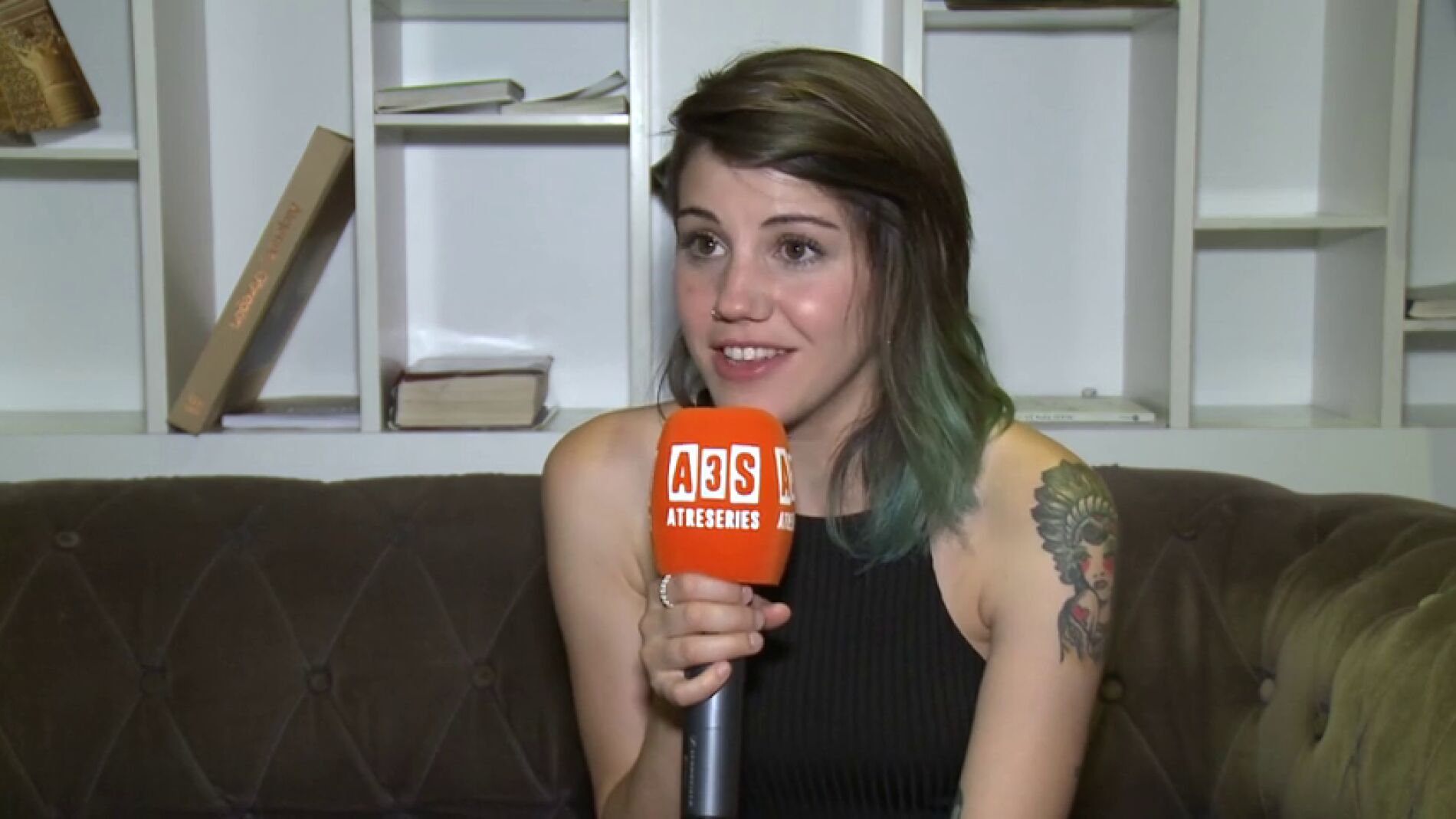 Frame 47.025421 de: Angy Fern&aacute;ndez: 