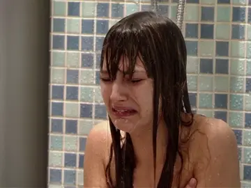 Frame 20.943747 de: Ruth intenta suicidarse Frame 20.943747 de: Ruth intenta suicidarse