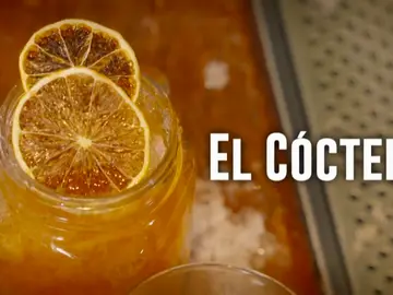 Frame 76.605355 de: Una cóctel muy caliente para una serie como Californication Frame 76.605355 de: Una cóctel muy caliente para una serie como Californication